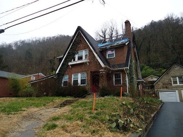 2nd image of 21398 Riverside Dr