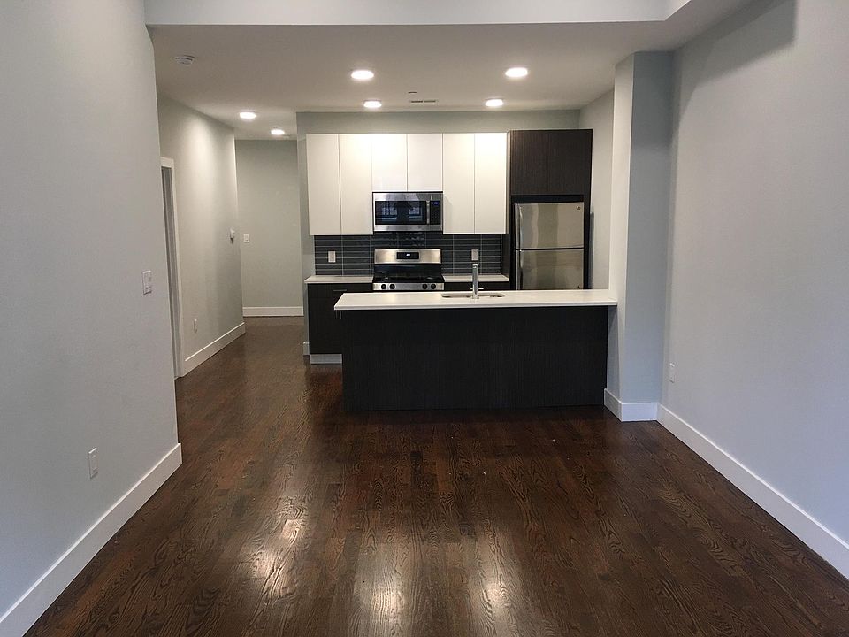 1st image of 915 N 28th St APT 3C