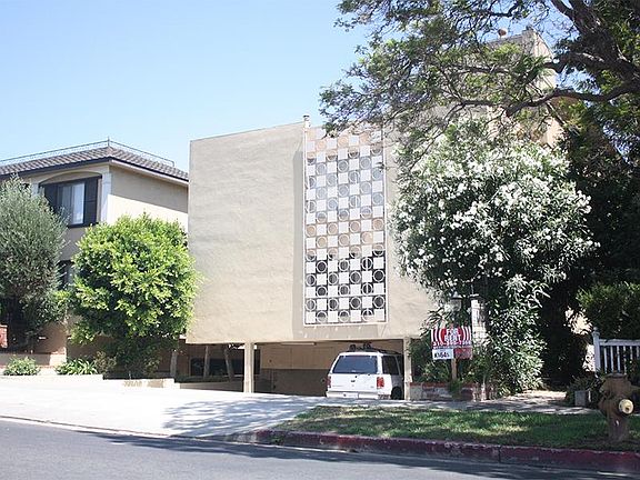 2nd image of 11956 Dorothy St APT 1