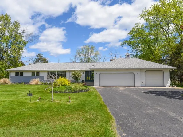 10232 N Greenview DRIVE, Mequon, WI 53092