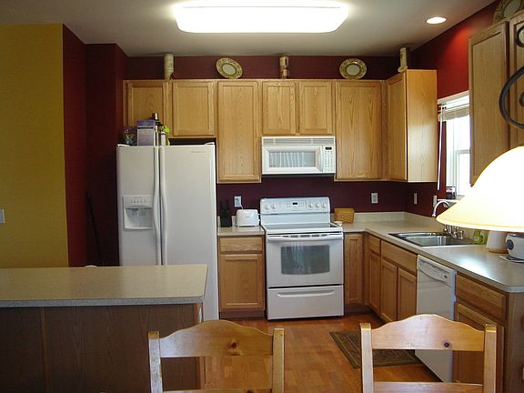 2nd image of 1316 Eisenhower Ln