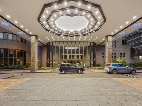 330 East 38th Street image 22 of 27