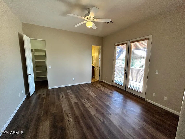 897 E Roma Ave #3 — Photo 19