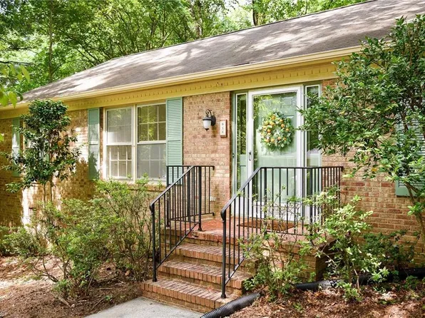 938 Greenwood Dr, Greensboro, NC 27410