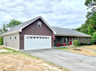 4 Hidden Dr, Fairhaven, MA 02719