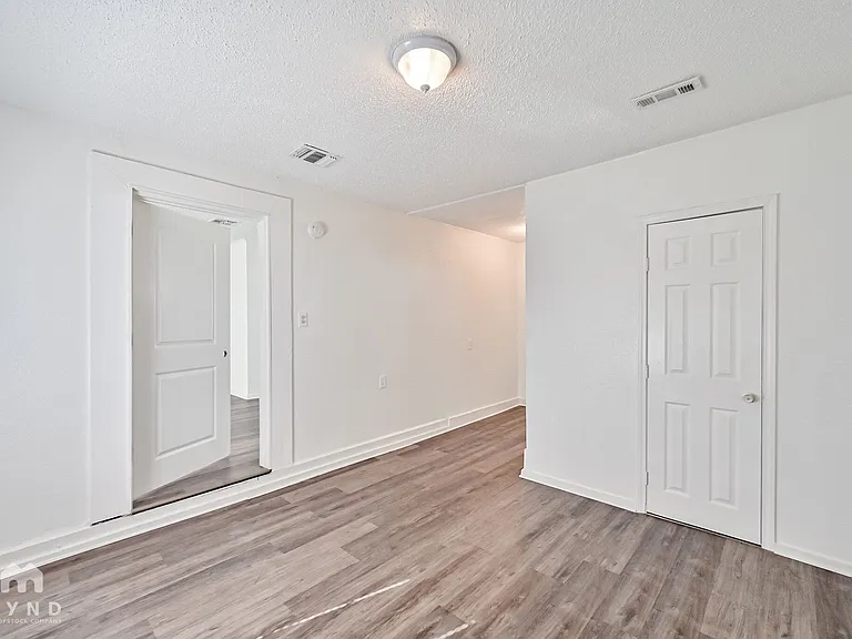 404 Lanola Ct — Photo 12
