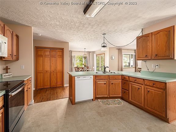4th image of 1911-A Morecott Dr