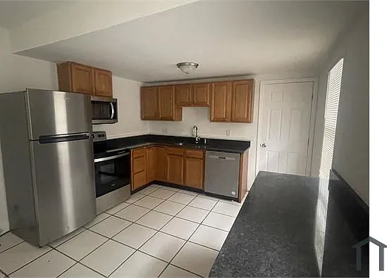 868 Spencer St NW — Photo 10