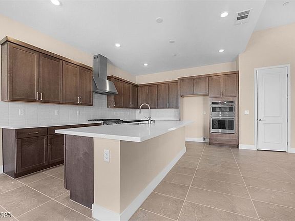 2nd image of 12212 Elderwood St
