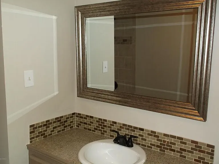 226 Monterey St — Photo 11
