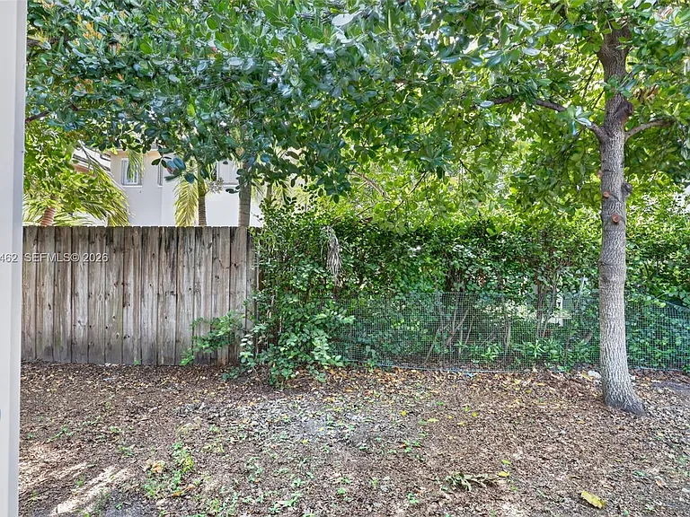 236 SE 32nd Ave — Photo 19