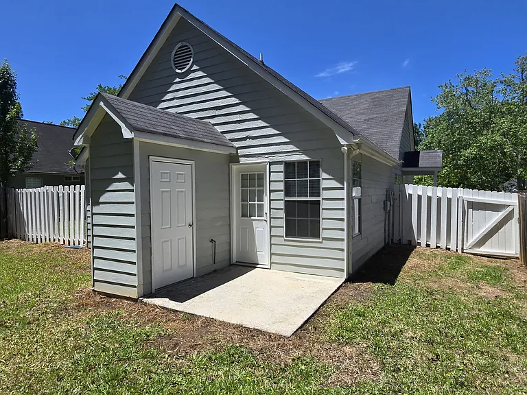 1504 Cain Ct N — Photo 20