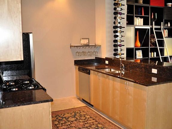 5th image of 406 Wacouta St Unit 501