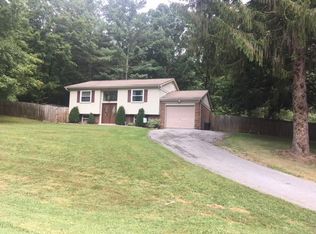 224 Winter Creek Dr, Bluefield, VA 24605