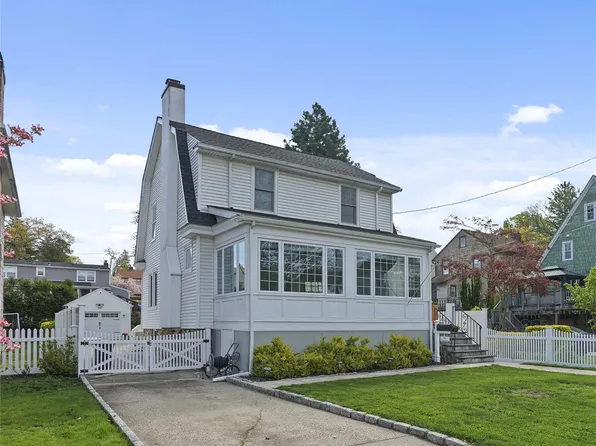 11 Westwood Avenue, New Rochelle, NY 10801