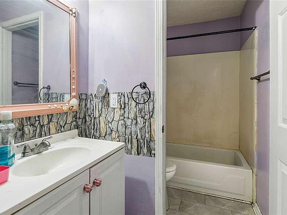 4th image of 10812 Stanley Aubin Ln