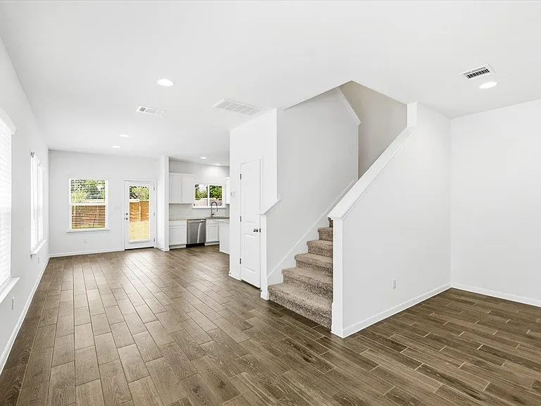 6407 Principale Dr — Photo 8