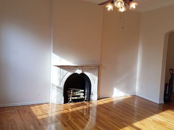 2nd image of 594 Henry St #3