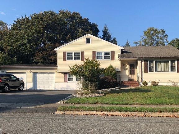 2nd image of 34 Cathy Ann Ct