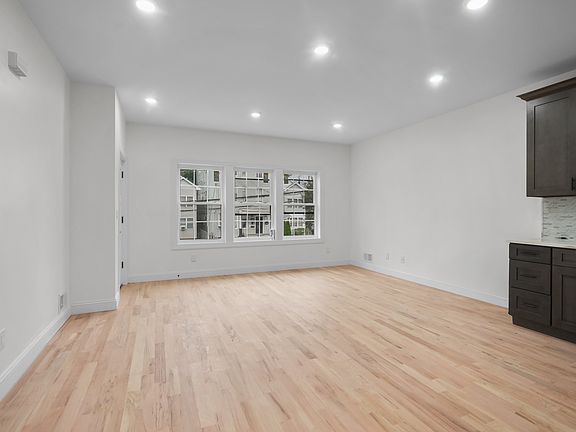 2nd image of 286 Littleton Ave #1