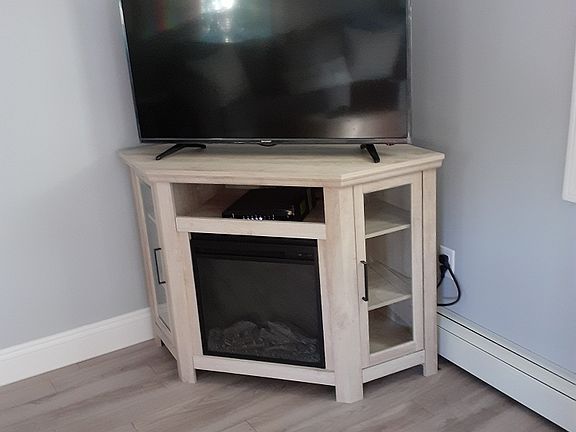 WARM FIREPLACE IN TV STAND