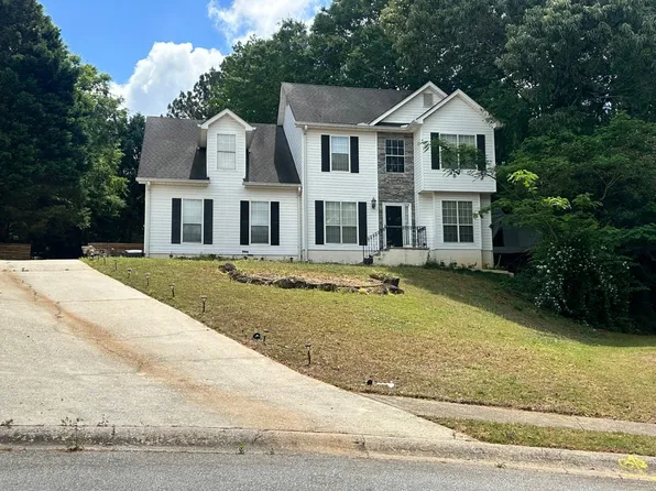 1371 Shelly Ct, Hampton, GA 30228