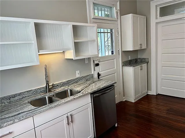 4435 Loyola Ave — Photo 24