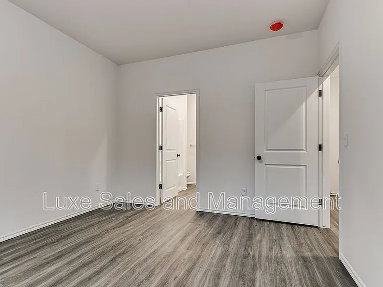 8012 NW 110th Dr — Photo 15