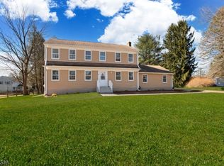 6 Powder Mill Rd, Long Valley, NJ 07853