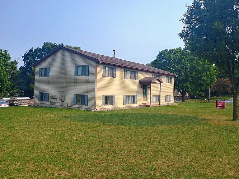 320 Johnson St SE #D — Photo 3