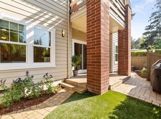 2151 Avy Ave #1, Menlo Park, CA 94025
