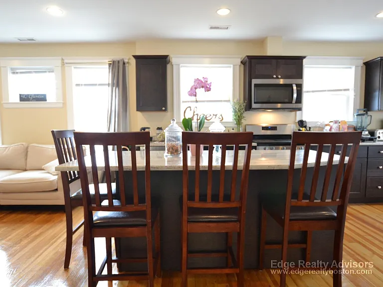 40 Glencoe St #2 — Photo 6