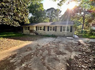 6198 Dodgen Rd SW, Mableton, GA 30126