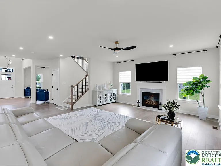 8548 Lafayette Ln — Photo 30