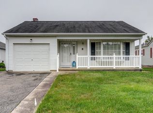 8 Stockport Dr, Toms River, NJ 08757