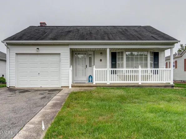 8 Stockport Drive, Toms River, NJ 08757