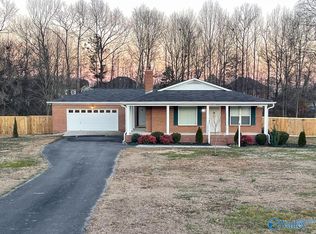 571 Wade Rd SE, Owens Cross Roads, AL 35763