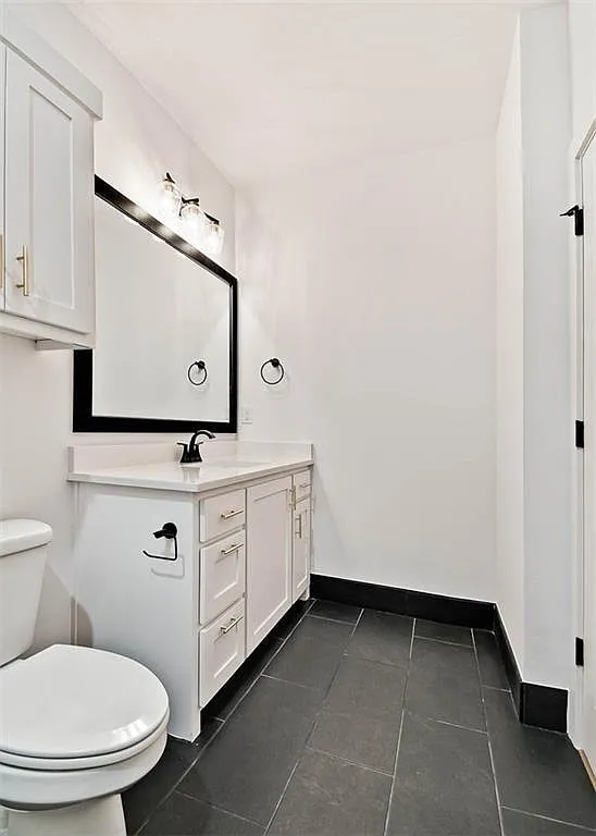 8 Cranfield Dr - 1 — Photo 2