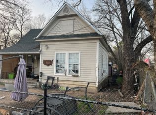 405 E Willingham St, Cleburne, TX 76031