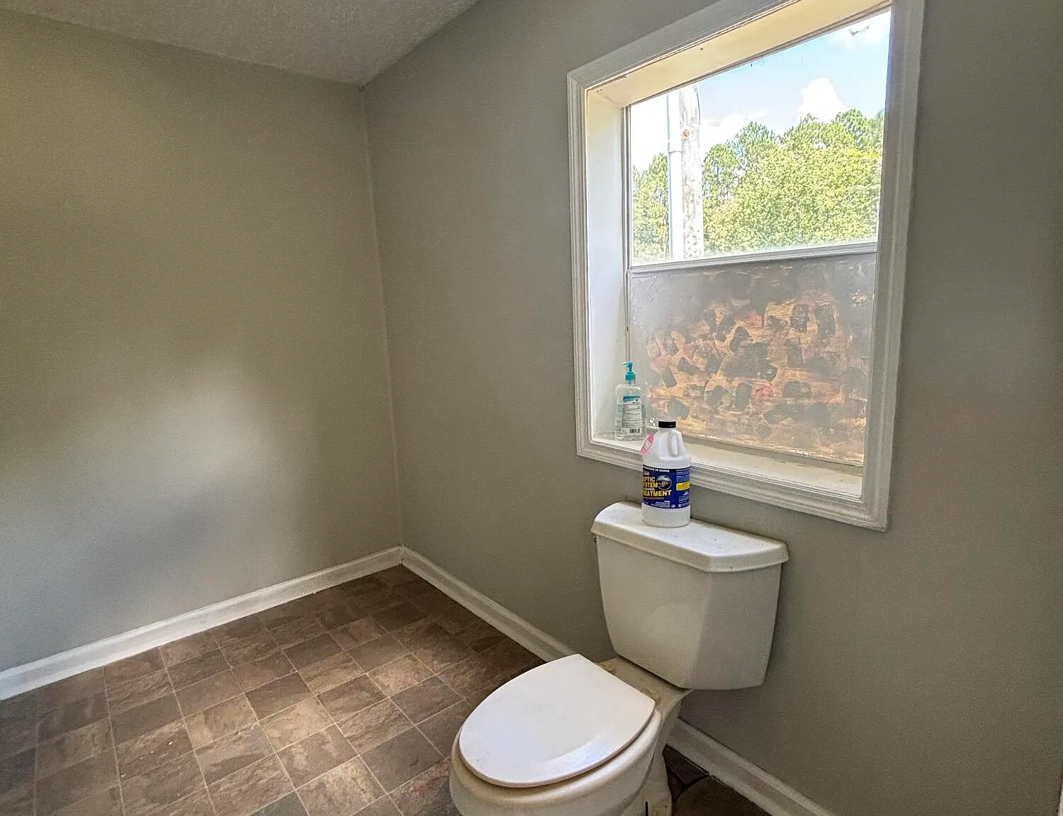 3 bed, 2.0 bath, 1216 sqft, $1,500 — Photo 3