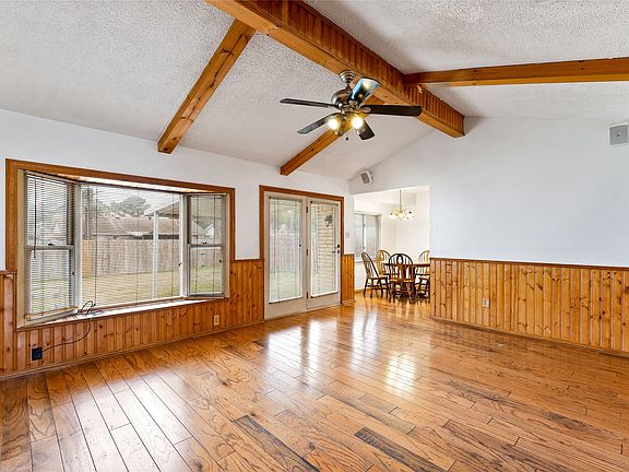 3rd image of 3826 Pendleton Ct
