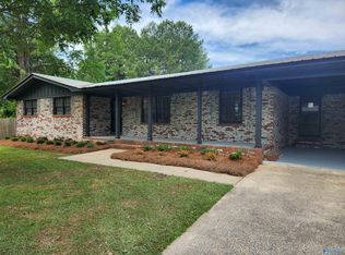 517 N College St, Glencoe, AL 35905