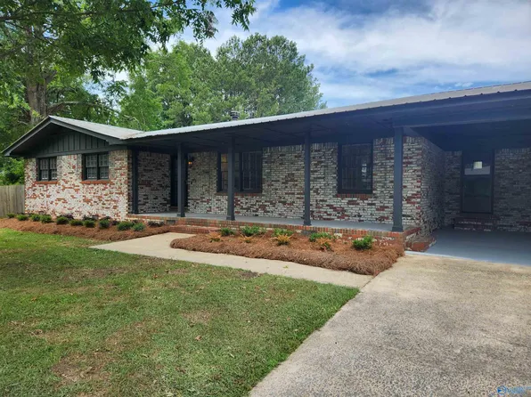 517 N College St, Glencoe, AL 35905