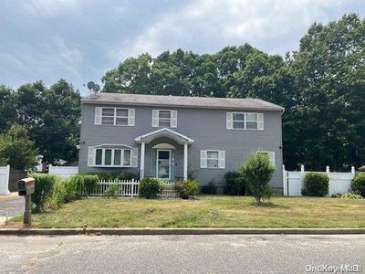 24 Napoli Drive, Wheatley Heights, NY, 11798