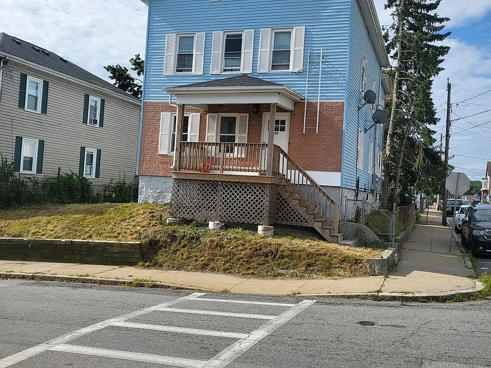 529 Warren St #1