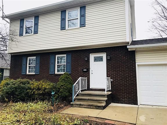 3rd image of 31910 Willowick Dr