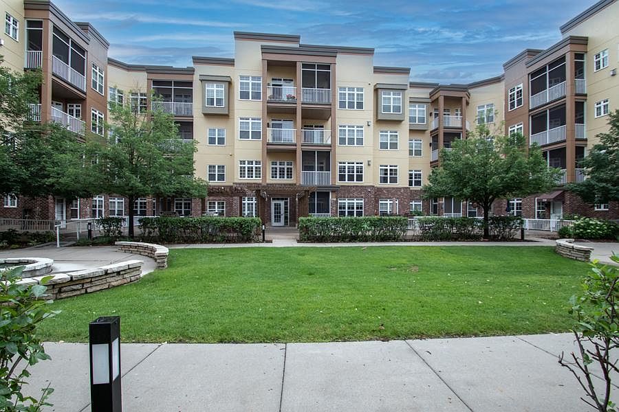 1st image of 2407 39th Ave NE Unit 208