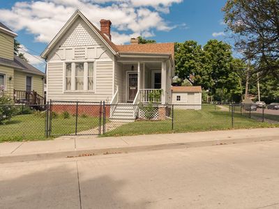 907 NE Glen Oak Ave, Peoria, IL, 61603