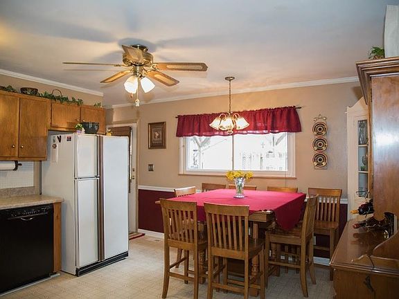 3rd image of 103 Saint Thomas Dr