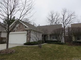 5353 Forest Ridge Dr #1, Clarkston, MI 48346